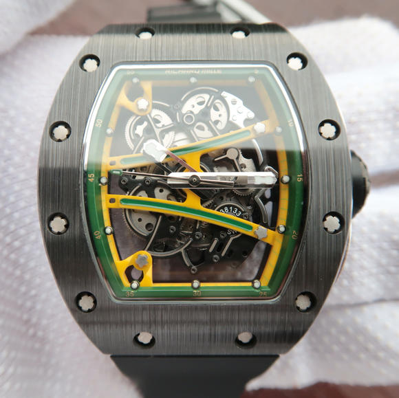 KV理查·米勒RM 尺寸：42.70mm50.00mm15.95mm。壳子采用TZP是一种四方氧化锆多晶瓷，低密度耐磨磨擦，男士手表，硅胶表带，手动机械机芯，透底