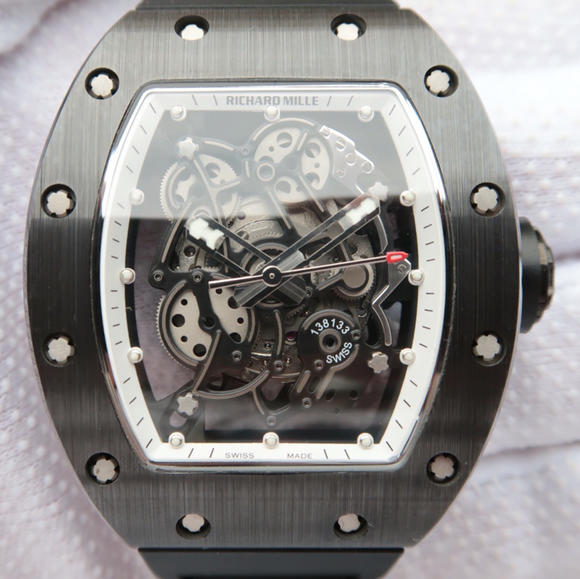 KV理查·米勒RM 尺寸：42.70mm50.00mm15.95mm。壳子采用TZP是一种四方氧化锆多晶瓷，男士手表，硅胶表带，手动机械机芯，透底