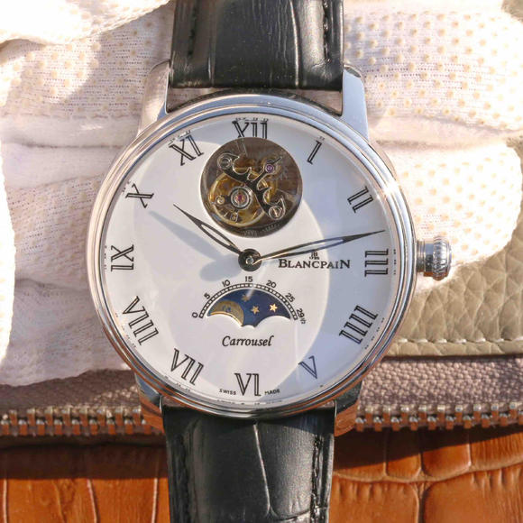 宝珀经典系列66240自动真陀飞轮腕表。腕表尺寸42mm。前后均采用蓝宝水晶玻璃镜面，男士