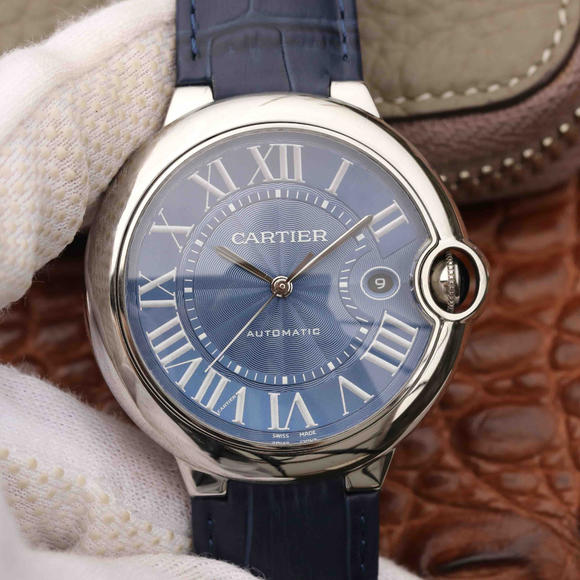CR卡地亚蓝气球大号42mm男表。采用自产1847MC型机芯?钢带手表