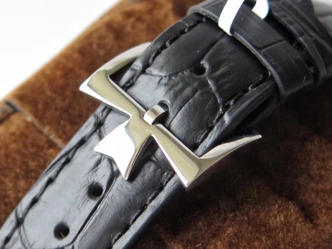 KZ超薄力作——江诗传承系列81180超薄腕表，为舒适和优雅完美代言