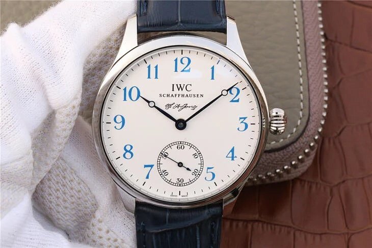 GS万国葡萄牙罗伦汀·琼斯纪念款IW544201腕表