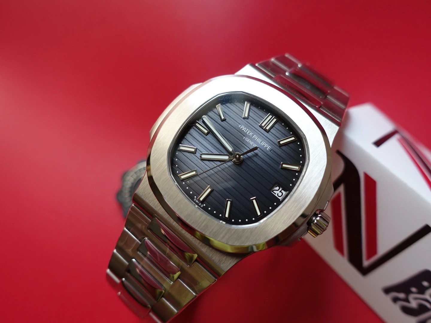 微商卖的高仿表怎么样,买了个高仿手表后悔了:高仿手表值得买吗